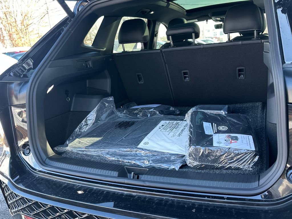 New 2026 Volkswagen Tiguan SE R-Line image 15