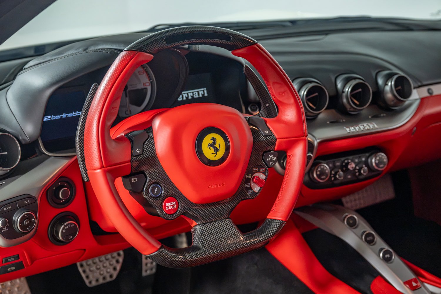 Used 2016 Ferrari F12 Berlinetta RWD image 17