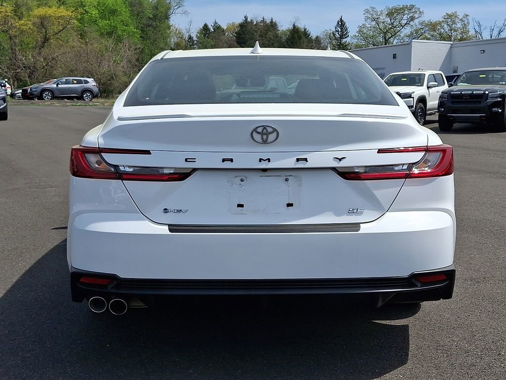 Used 2025 Toyota Camry SE w/ Convenience Package FWD image 5