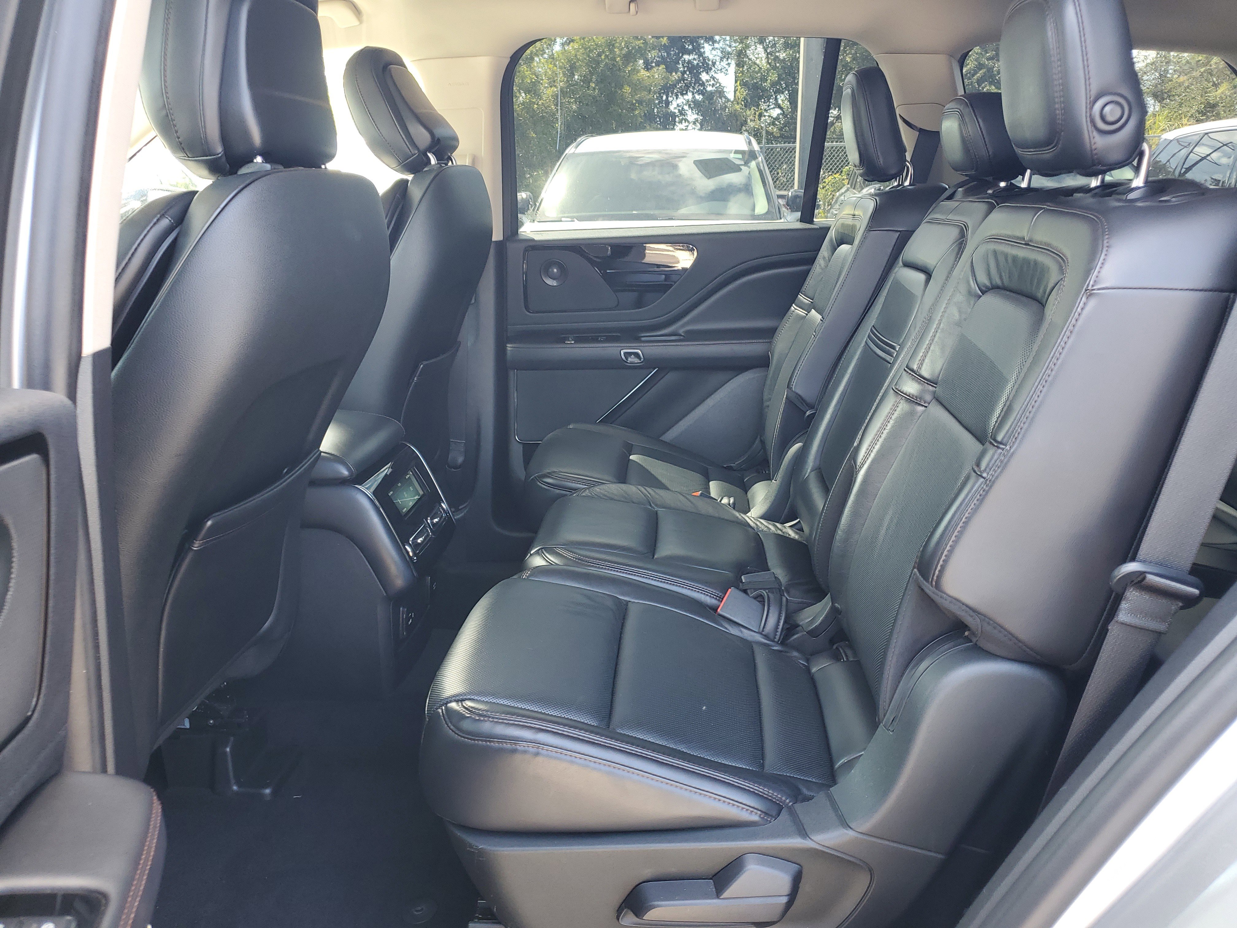 Certified 2020 Lincoln Aviator Reserve image 10