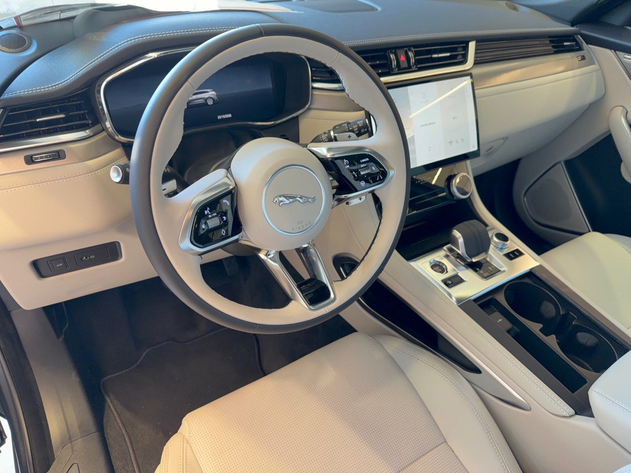 New 2026 Jaguar F-PACE R-Dynamic S AWD/4WD image 4