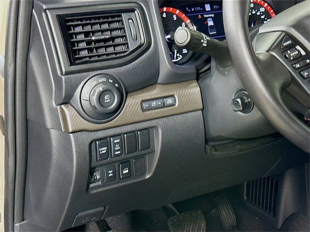 Used 2024 Nissan Titan PRO-4X w/ Pro-4x Convenience Package image 10