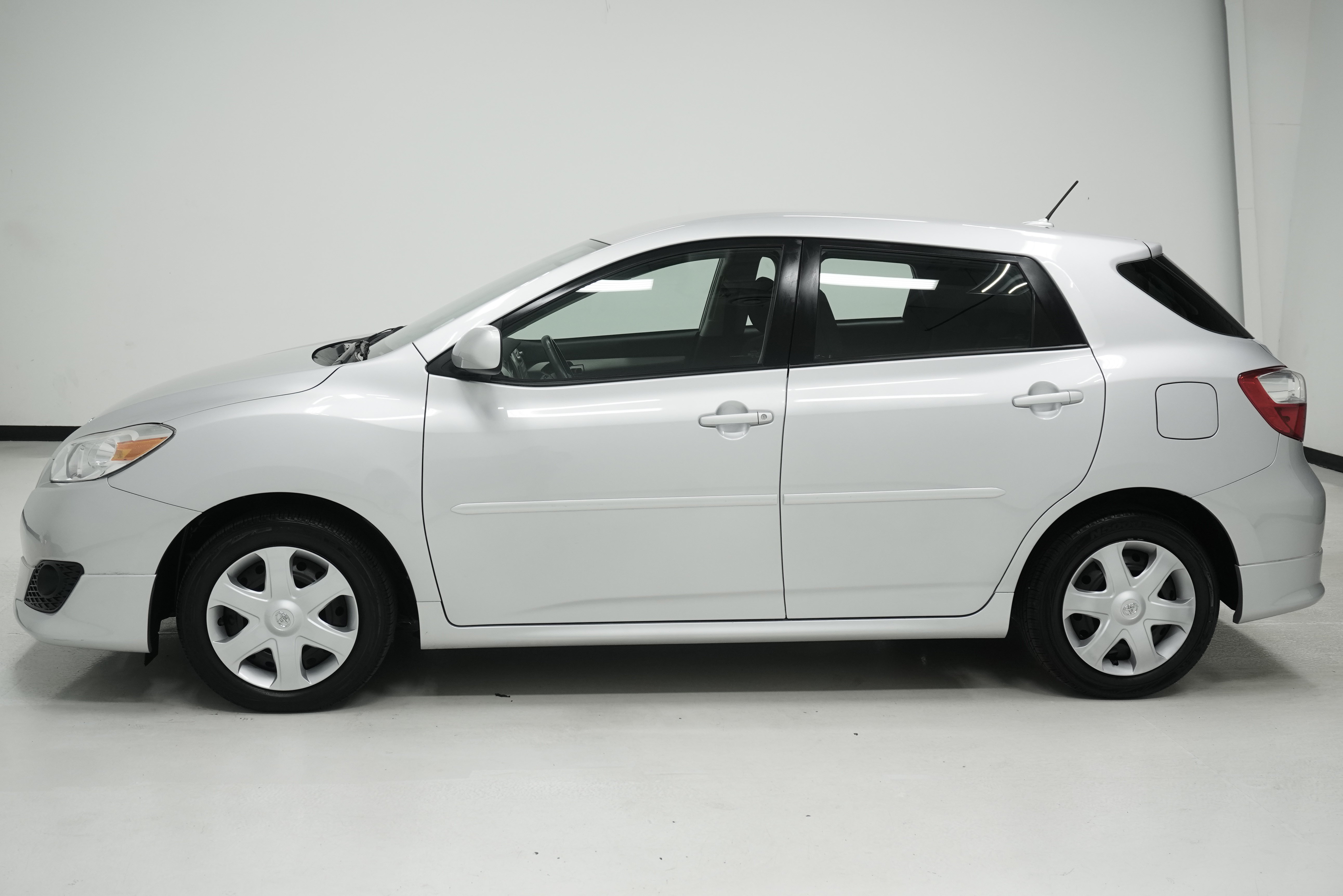 Used 2009 Toyota Matrix S FWD image 7