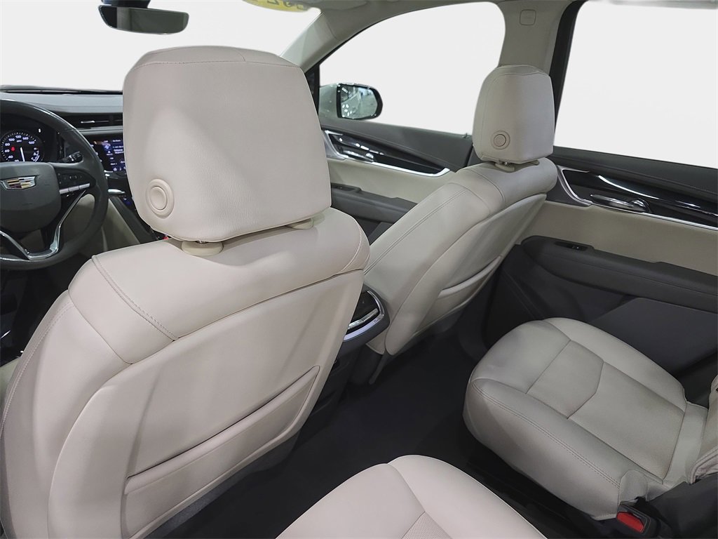 Used 2023 Cadillac XT6 Premium Luxury w/ Technology Package image 13