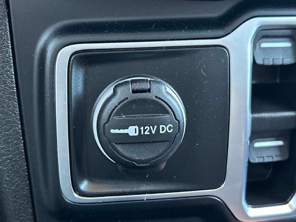 Used 2024 Jeep Wrangler Unlimited w/ Convenience Group AWD/4WD image 24
