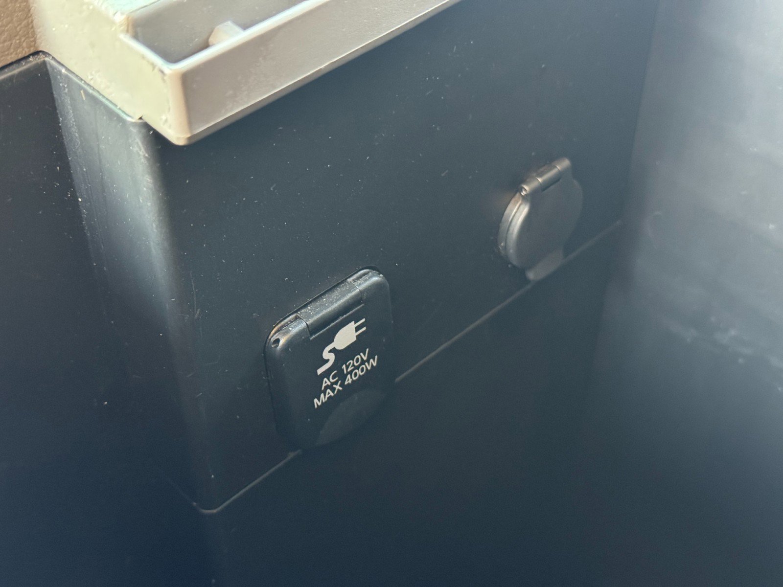 Used 2018 Nissan NV 3500 SL image 28