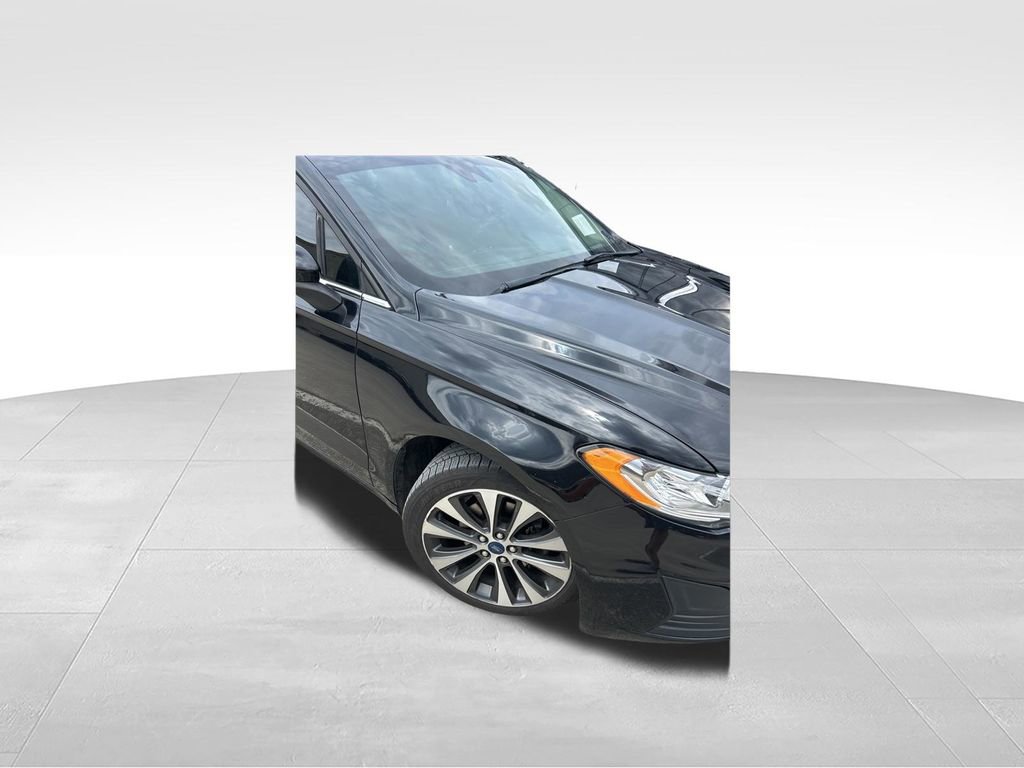 Used 2019 Ford Fusion SE AWD/4WD image 2