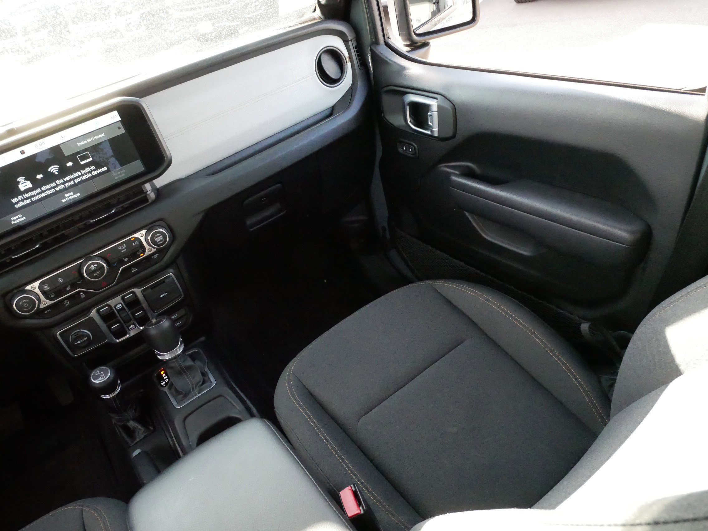 Used 2025 Jeep Gladiator Sport AWD/4WD image 11
