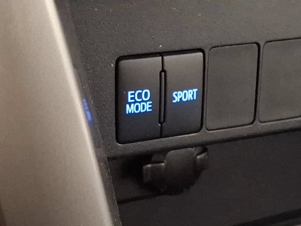 Used 2017 Toyota RAV4 XLE w/ Plus Special Value Package FWD image 23