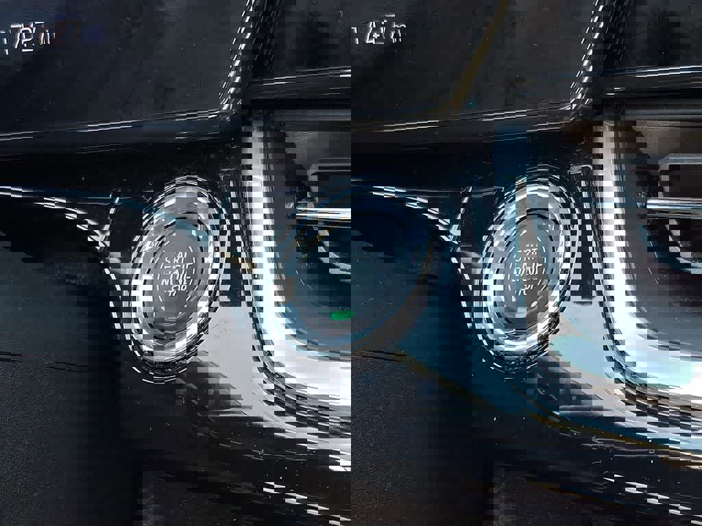 Used 2024 Chevrolet Trax RS w/ Driver Confidence Package FWD image 21