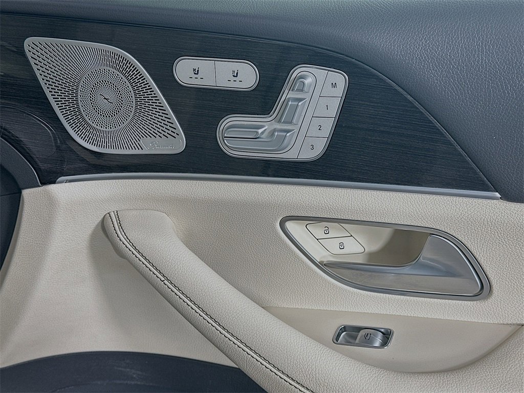 Used 2020 Mercedes-Benz GLS 450 4MATIC image 24