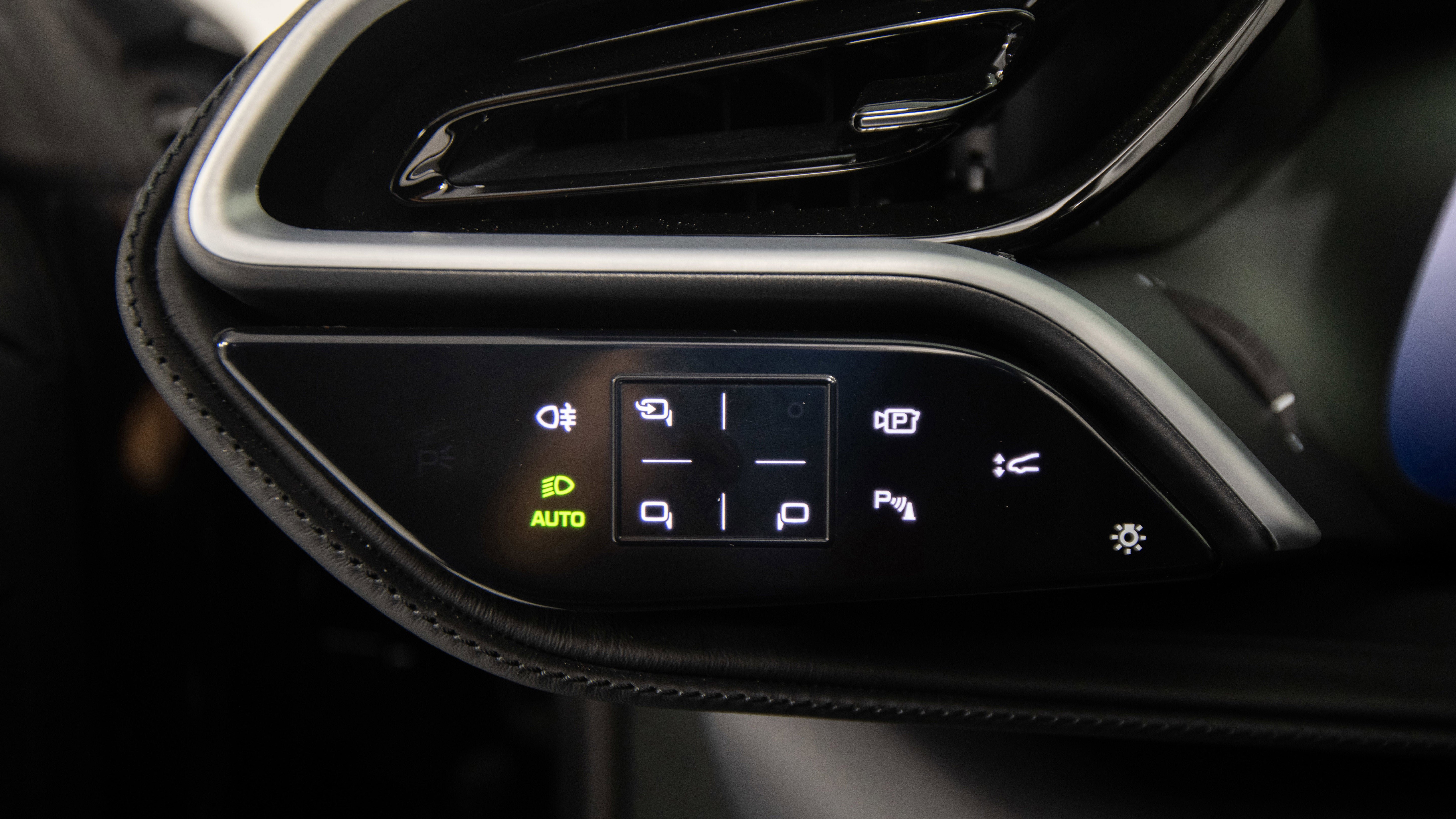 Certified 2025 Ferrari 296 GTS image 39