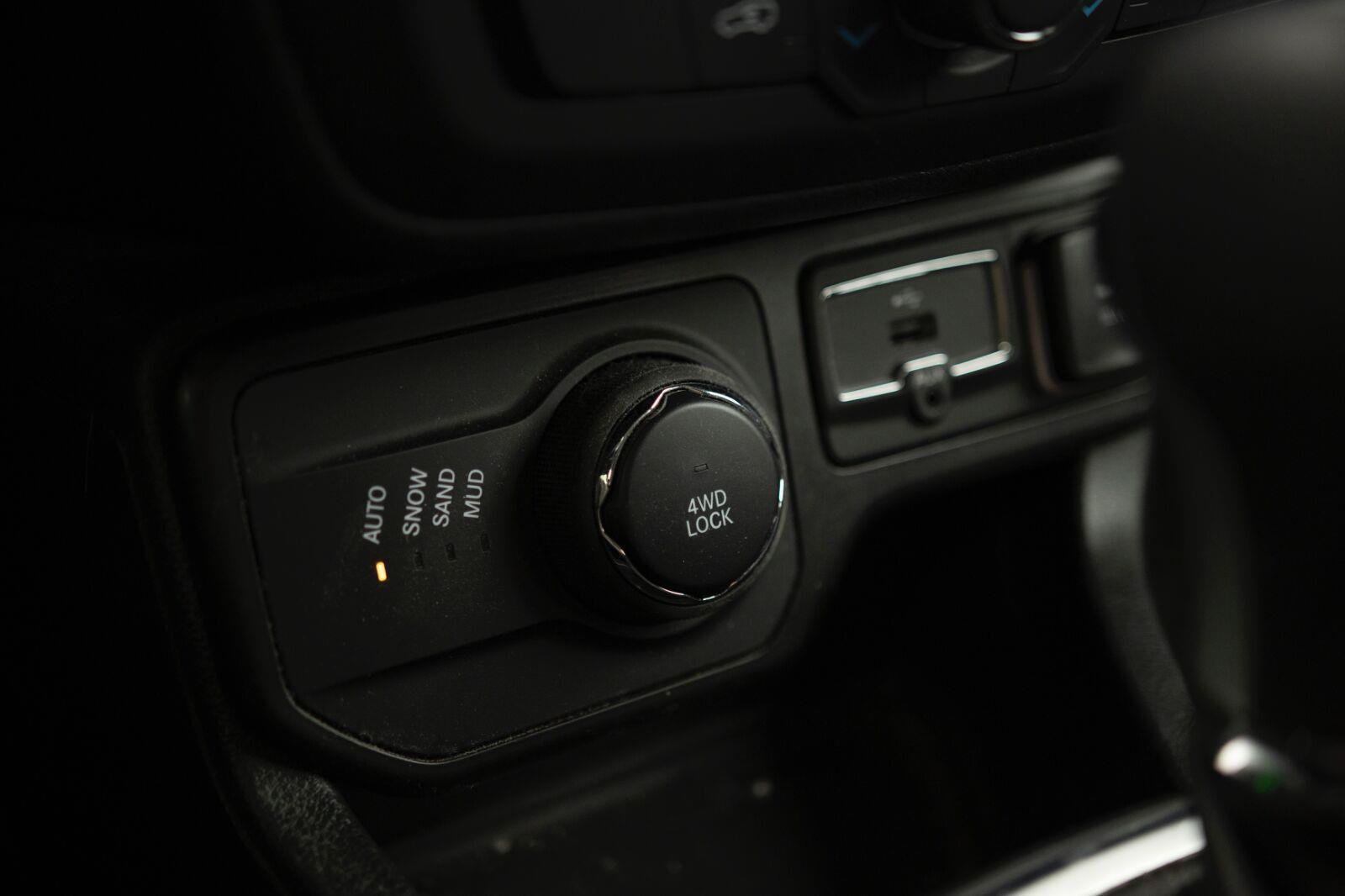 Used 2019 Jeep Renegade Latitude w/ Safety & Security Group II AWD/4WD image 10