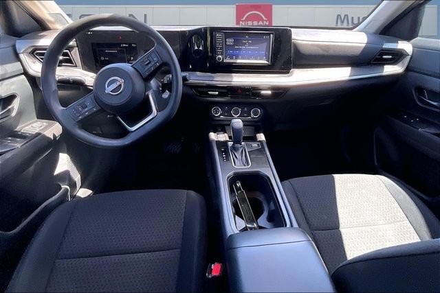 Used 2025 Nissan Kicks S AWD/4WD image 7