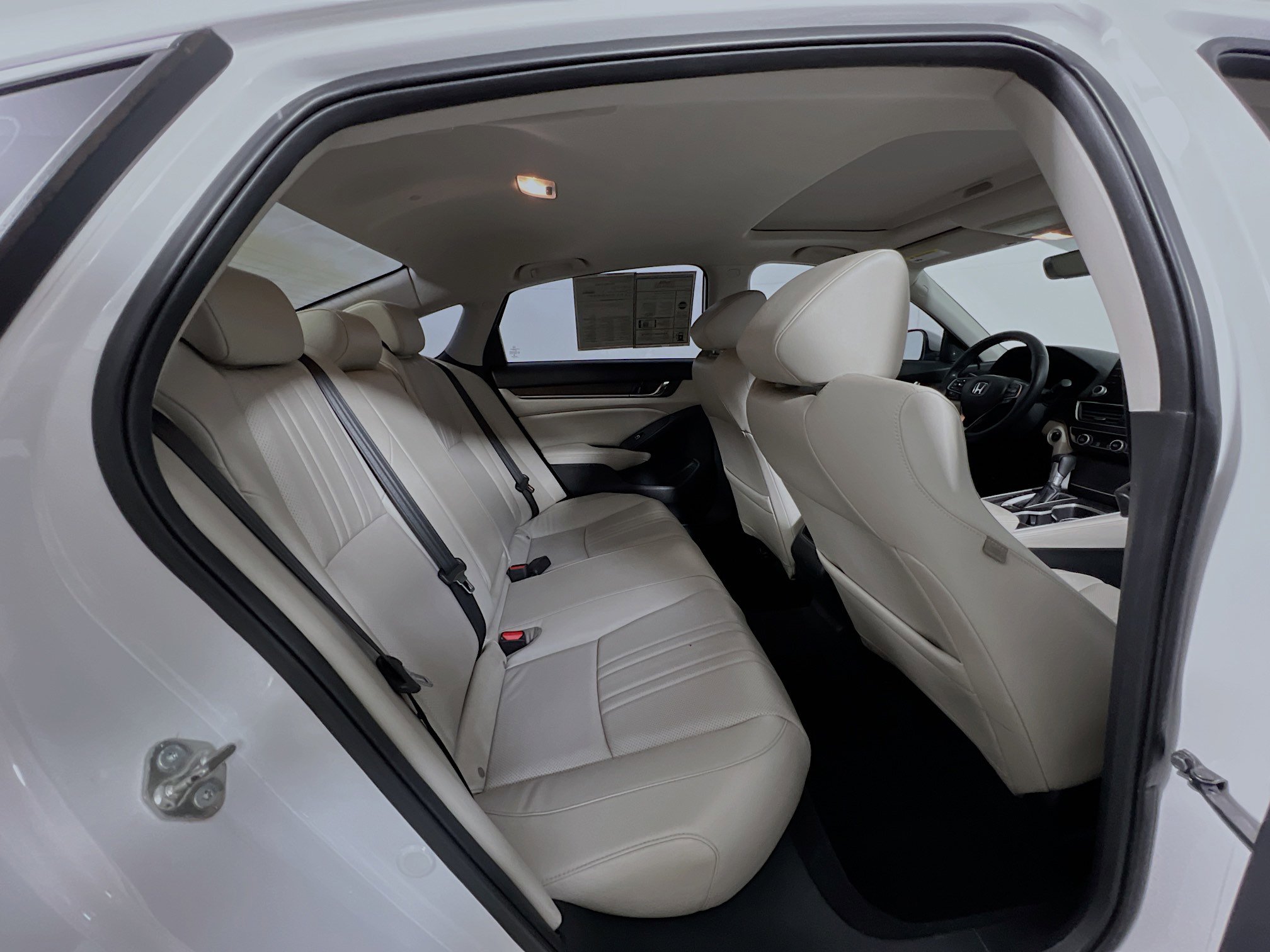 Used 2018 Honda Accord EX-L image 32