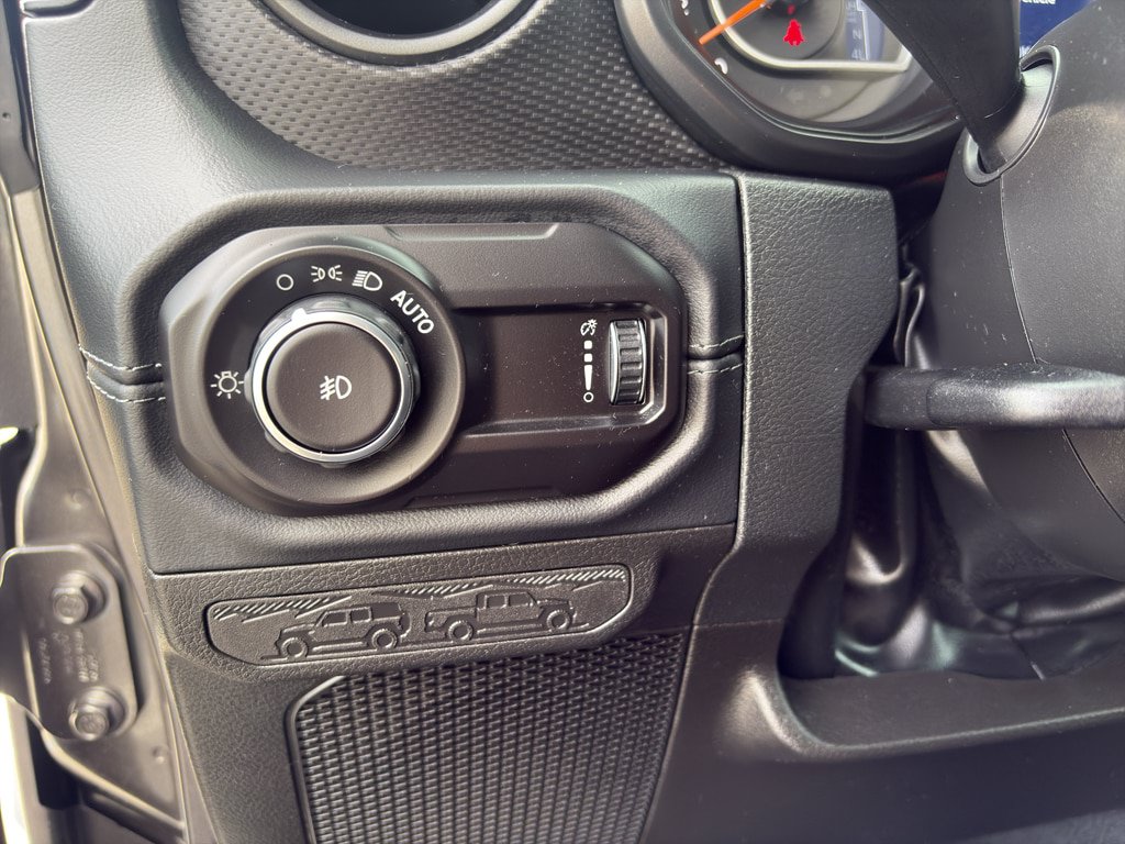 Used 2026 Jeep Wrangler Unlimited Rubicon 392 w/ Quick Order Package 27X Moab AWD/4WD image 11
