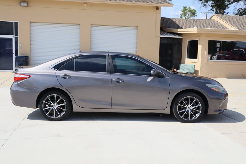 Used 2016 Toyota Camry XSE w/ Advanced Technology Package FWD image 10