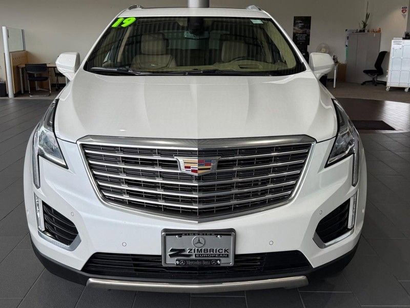 Used 2019 Cadillac XT5 Platinum w/ Trailering Package AWD/4WD image 8