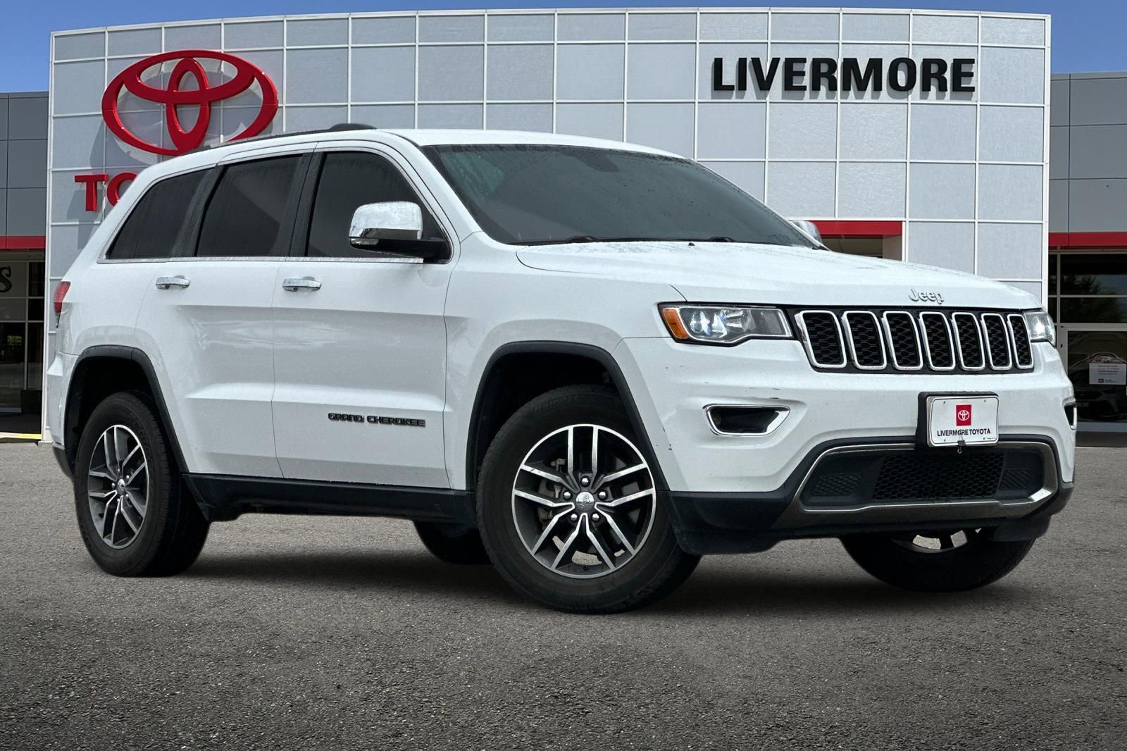 Used 2018 Jeep Grand Cherokee Limited image 2