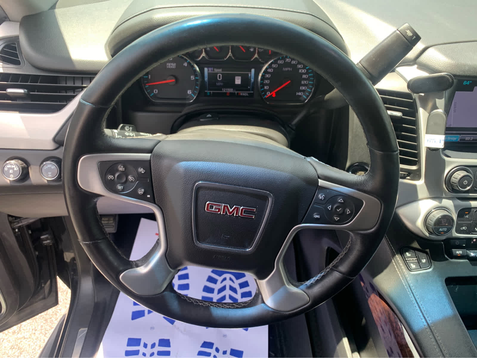 Used 2018 GMC Yukon XL SLT AWD/4WD image 16