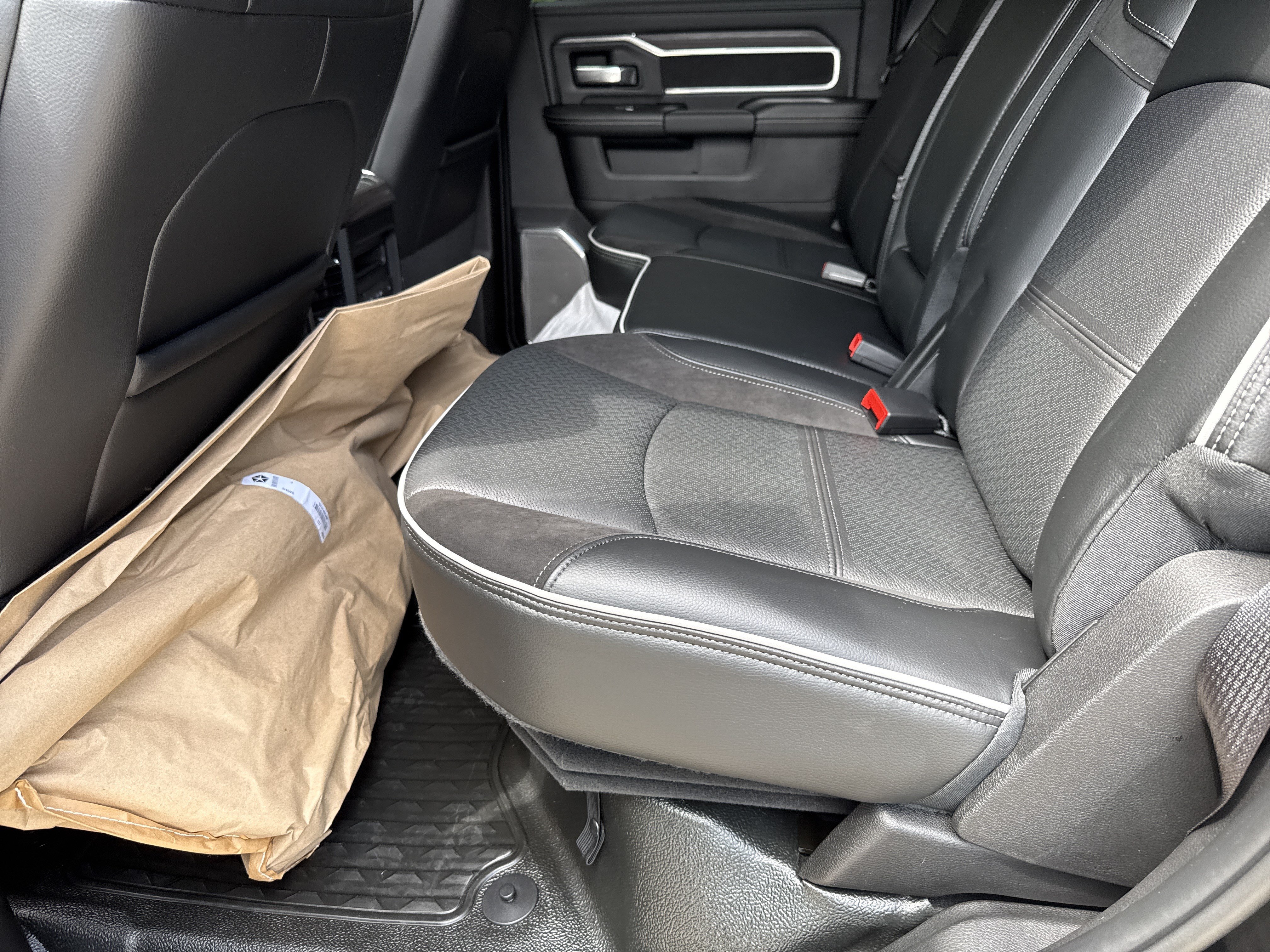 New 2026 RAM 5500 4x4 Crew Cab w/ Laramie Trim Package image 21