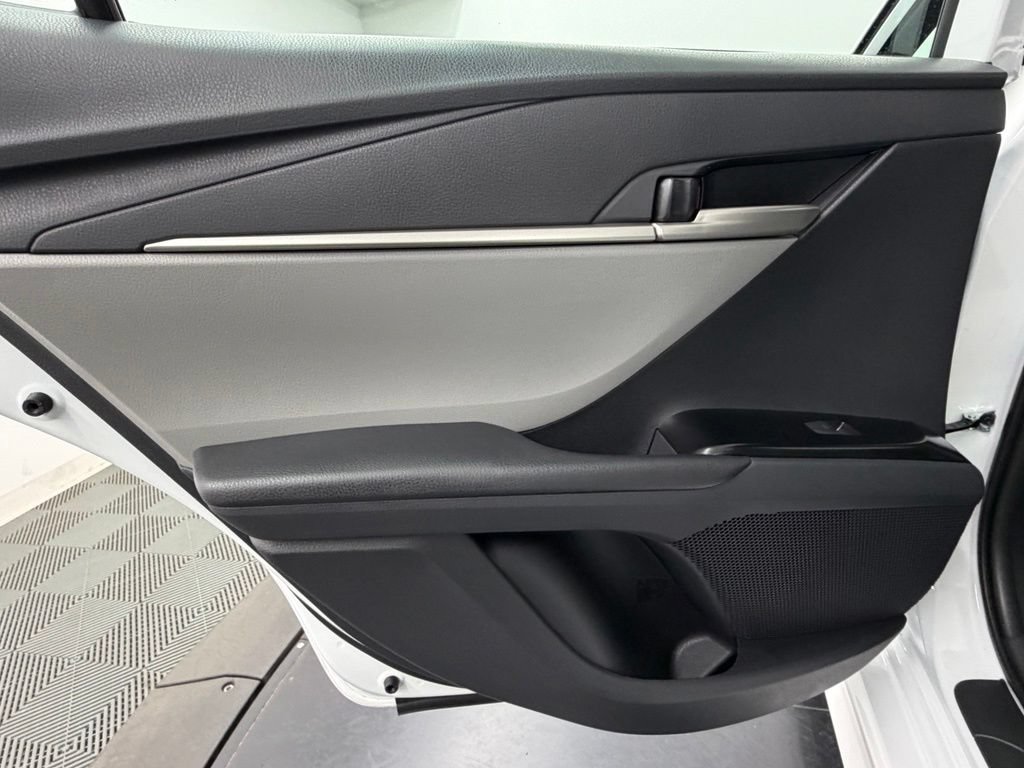 Used 2026 Toyota Camry SE FWD image 38