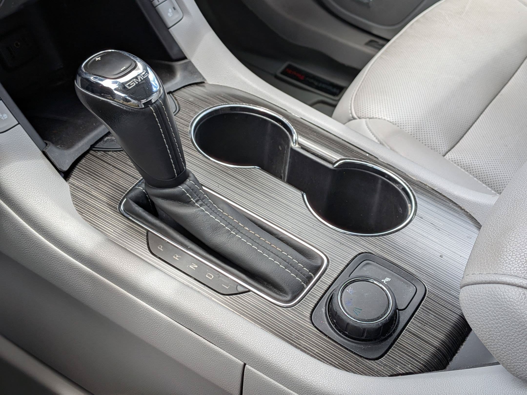 Used 2019 GMC Acadia SLT FWD image 28