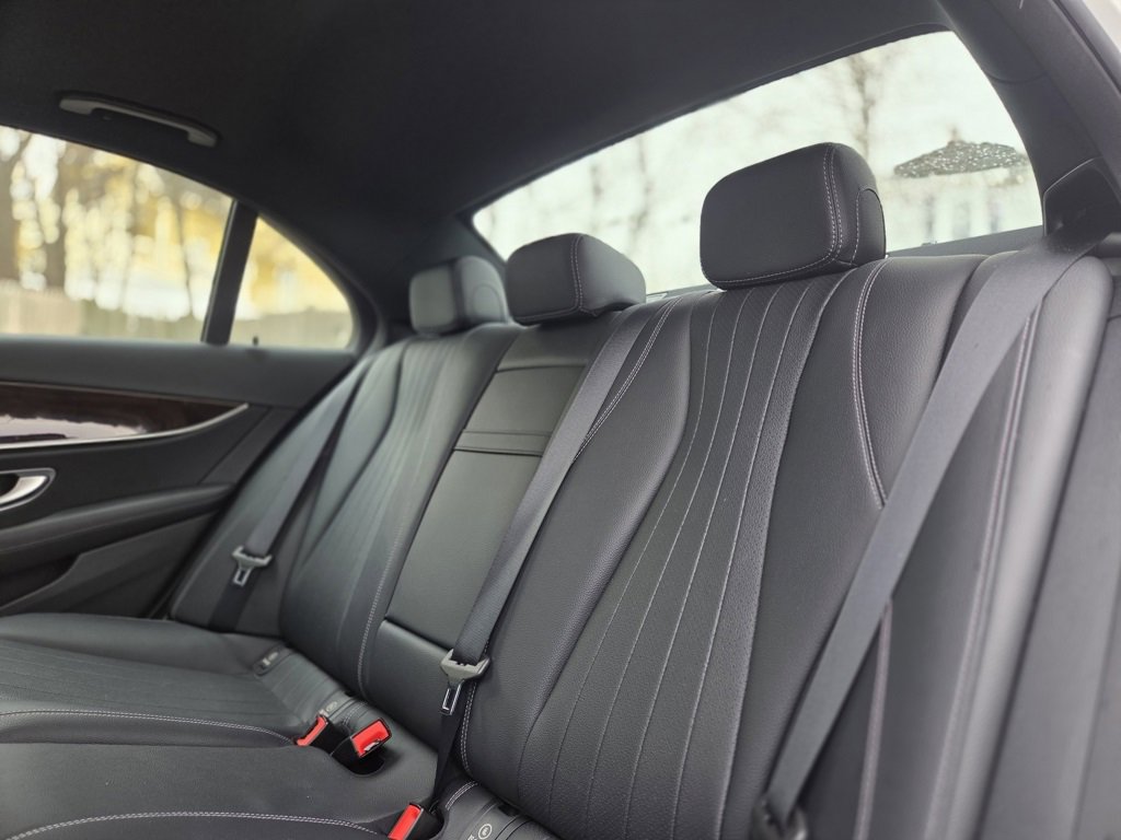 Used 2022 Mercedes-Benz E 350 4MATIC Sedan image 22