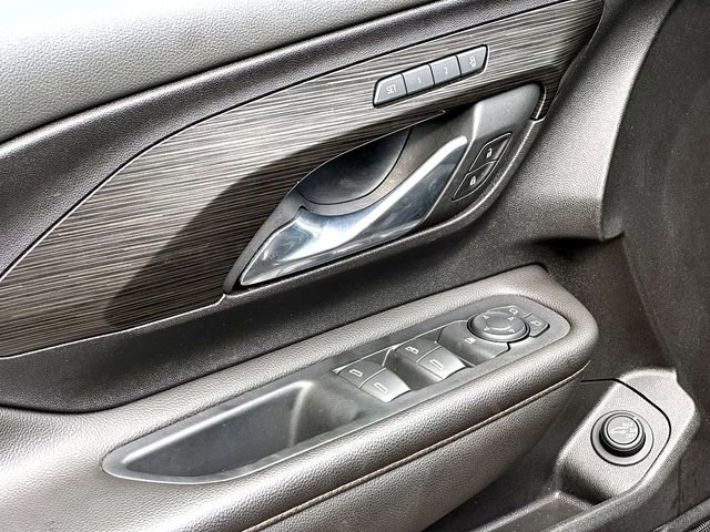 Used 2021 GMC Terrain SLT image 11