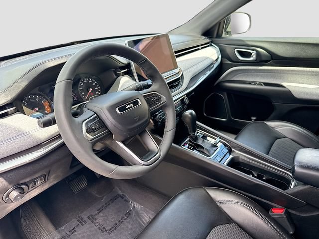 Used 2023 Jeep Compass Latitude w/ Convenience Group AWD/4WD image 9