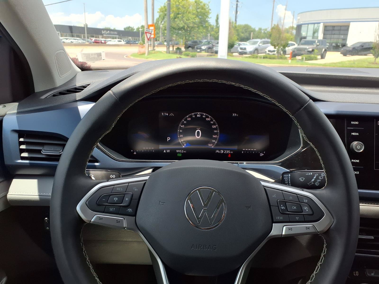 Used 2024 Volkswagen Taos SE AWD/4WD image 13