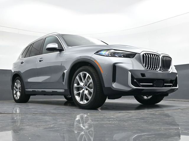 Used 2026 BMW X5 xDrive50e w/ Climate Comfort Package image 28