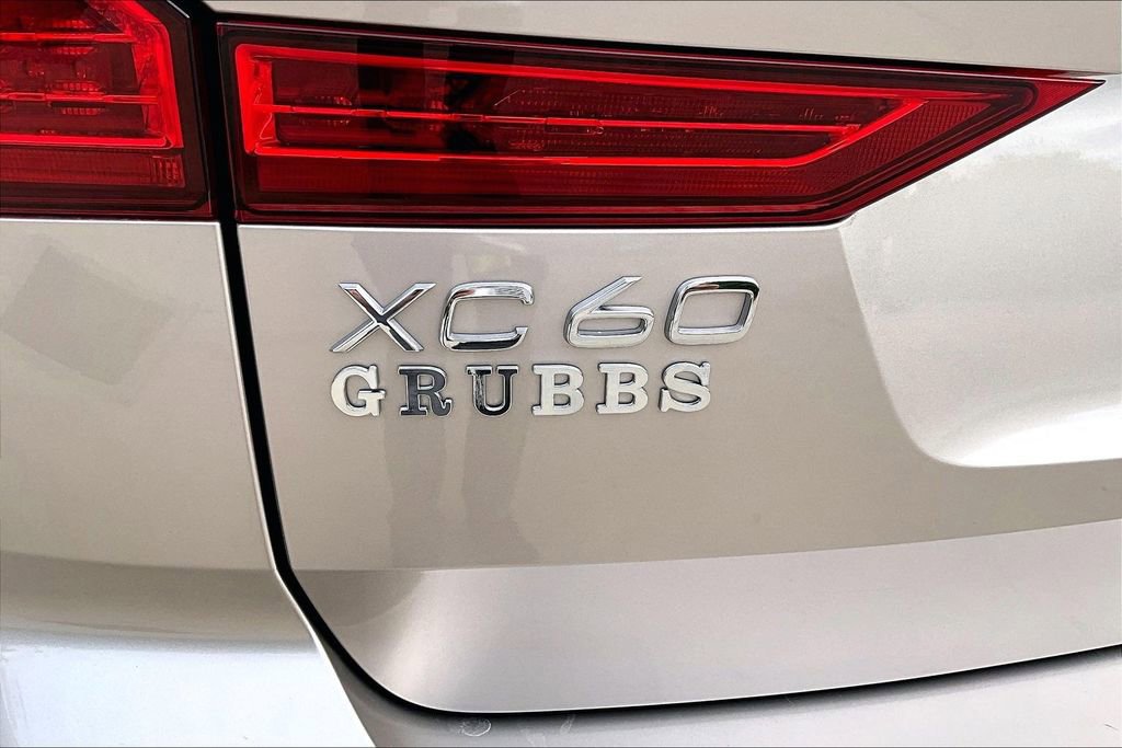 Used 2025 Volvo XC60 B5 Plus AWD/4WD image 42