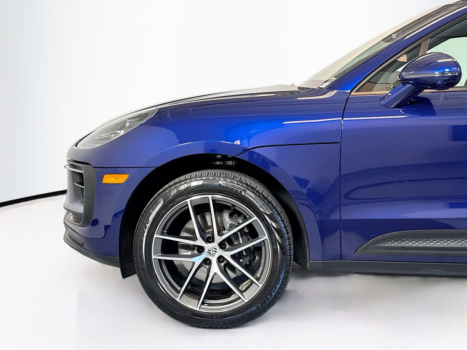 Certified 2025 Porsche Macan image 27