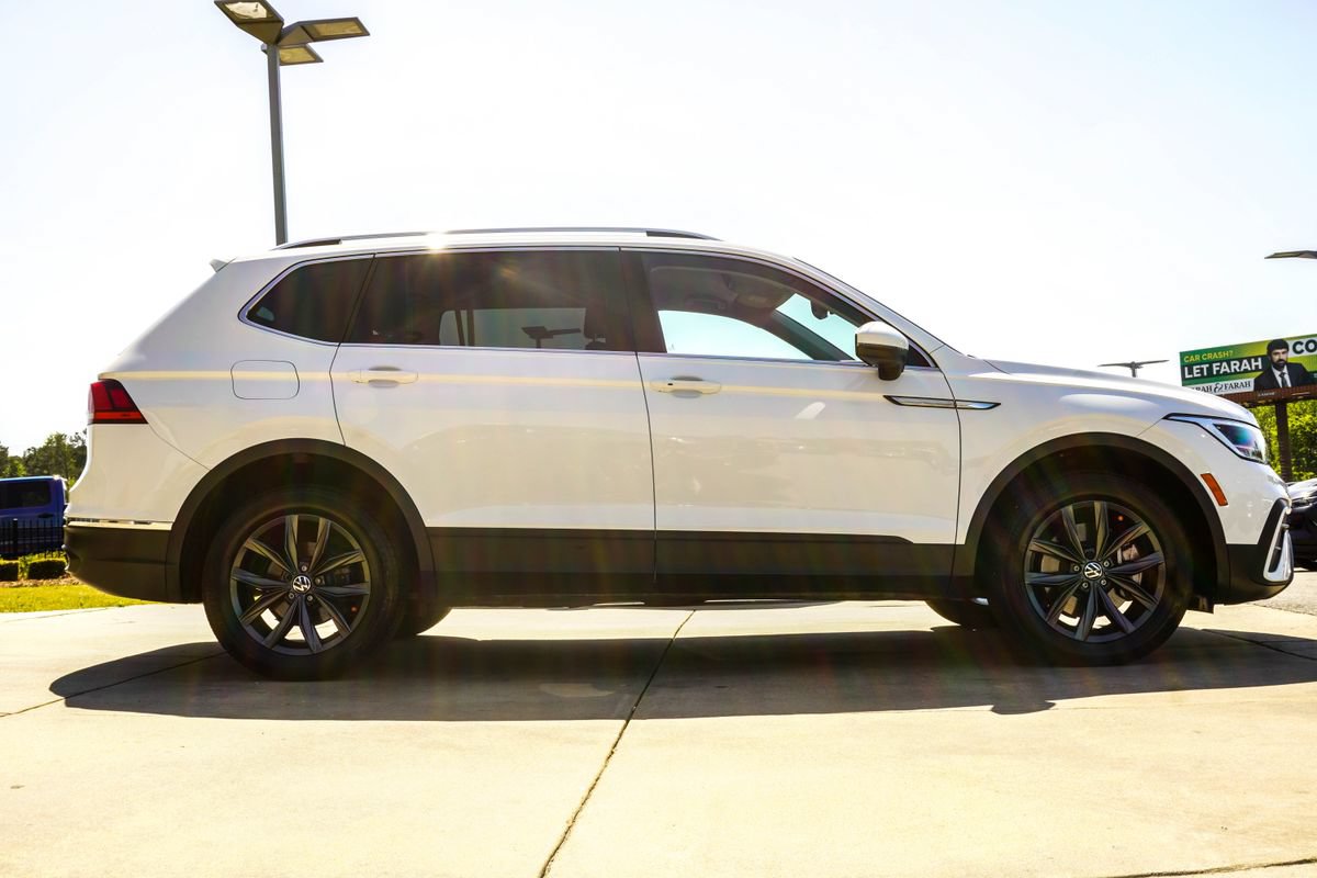 Used 2022 Volkswagen Tiguan SE FWD image 6