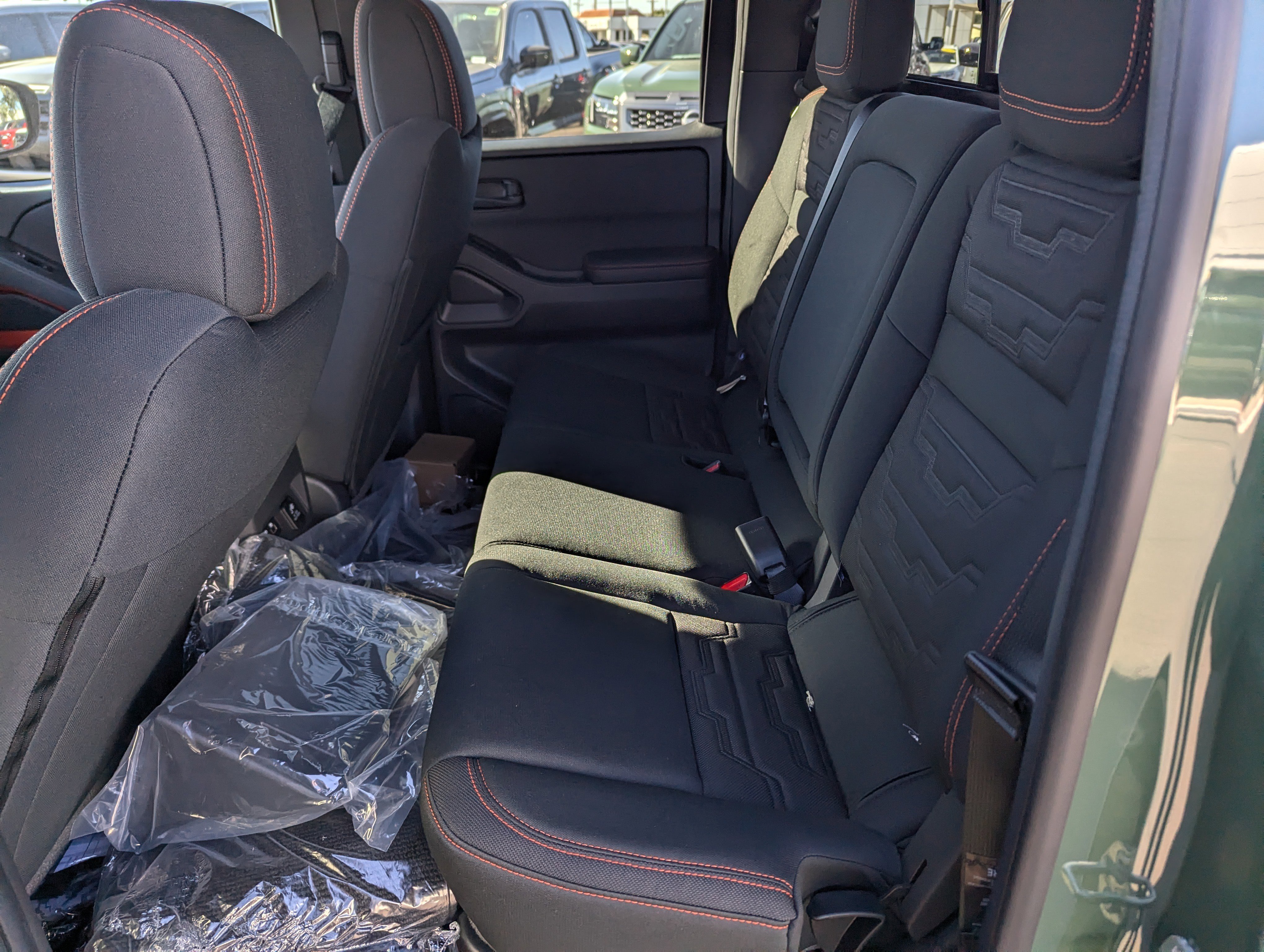 New 2026 Nissan Frontier PRO-4X w/ Pro-4x Convenience Package image 9