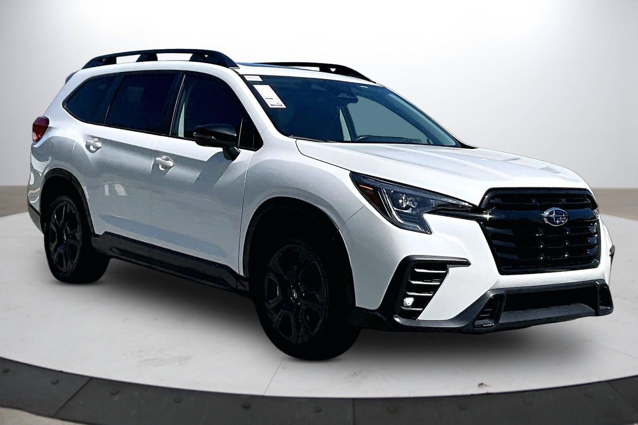 Used 2023 Subaru Ascent Onyx Edition image 2