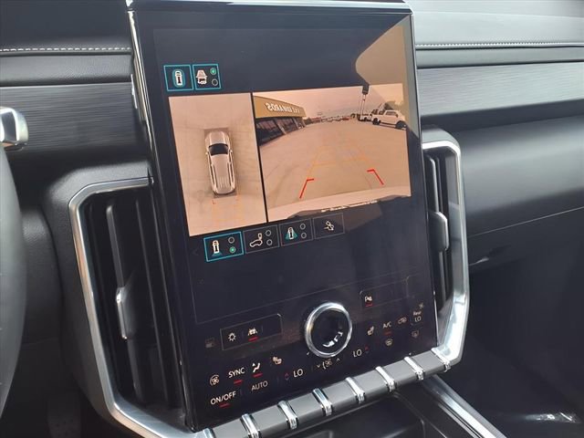 Used 2025 GMC Acadia Elevation image 11