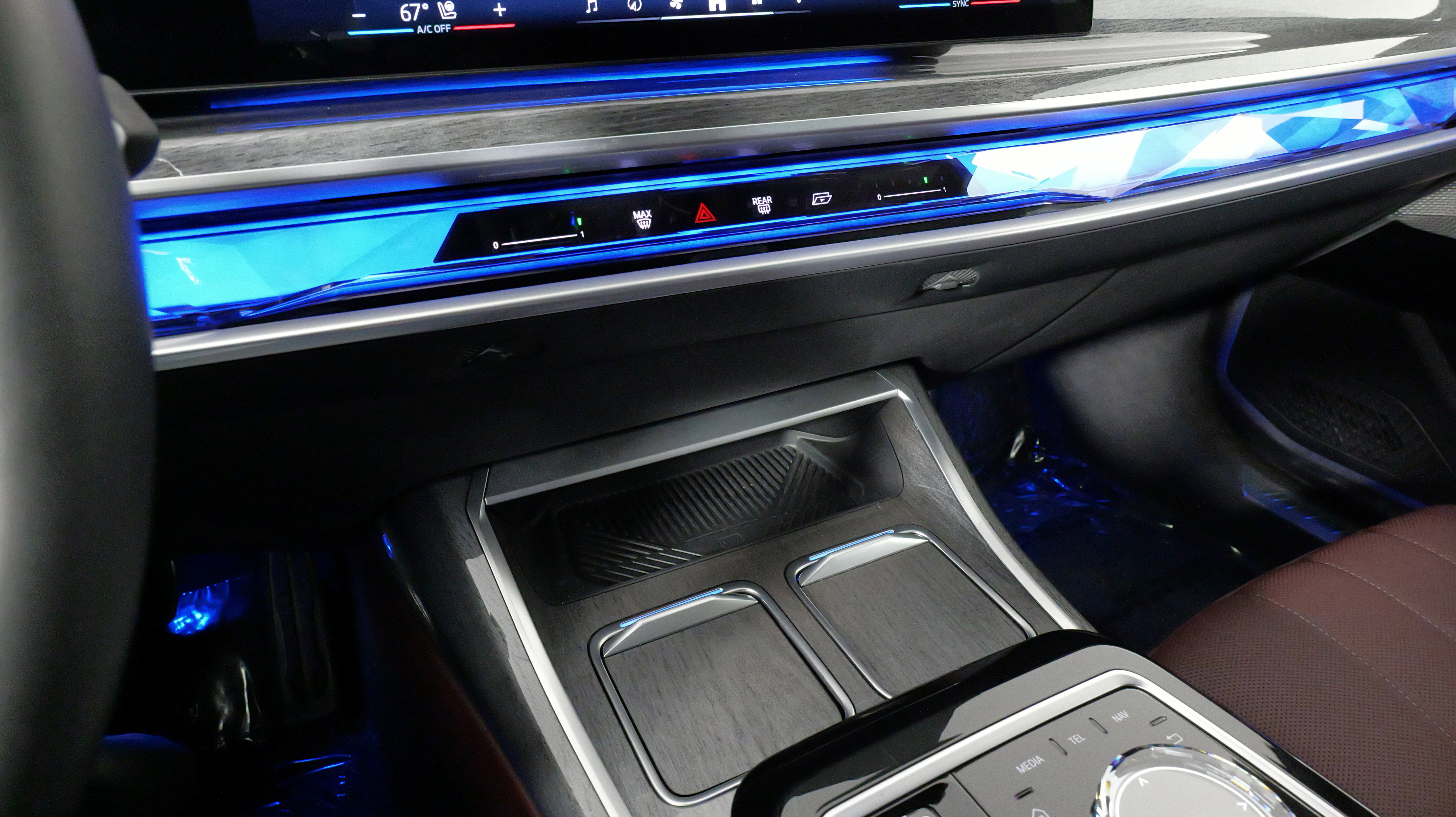 Used 2023 BMW 760i xDrive image 54