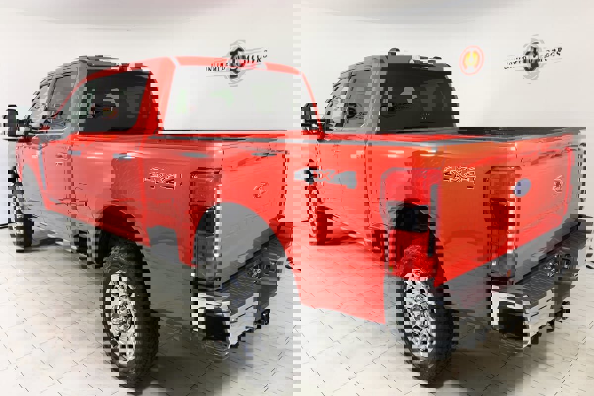 Used 2025 Ford F350 Lariat w/ Chrome Package image 4