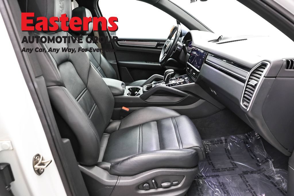 Used 2023 Porsche Cayenne Platinum Edition AWD/4WD image 31