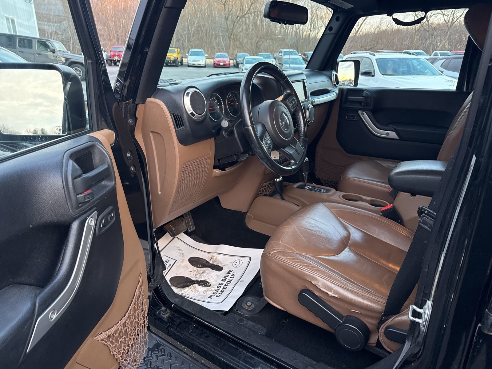 Used 2015 Jeep Wrangler Unlimited Sahara w/ Connectivity Group image 23