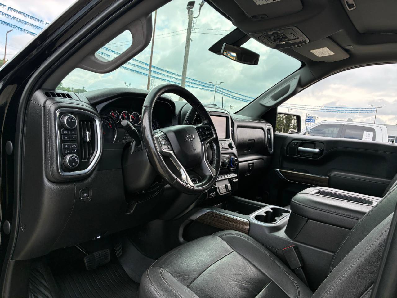 Used 2021 Chevrolet Silverado 1500 LT Trail Boss w/ Convenience Package II AWD/4WD image 14
