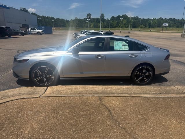 Used 2025 Honda Accord Sport image 8