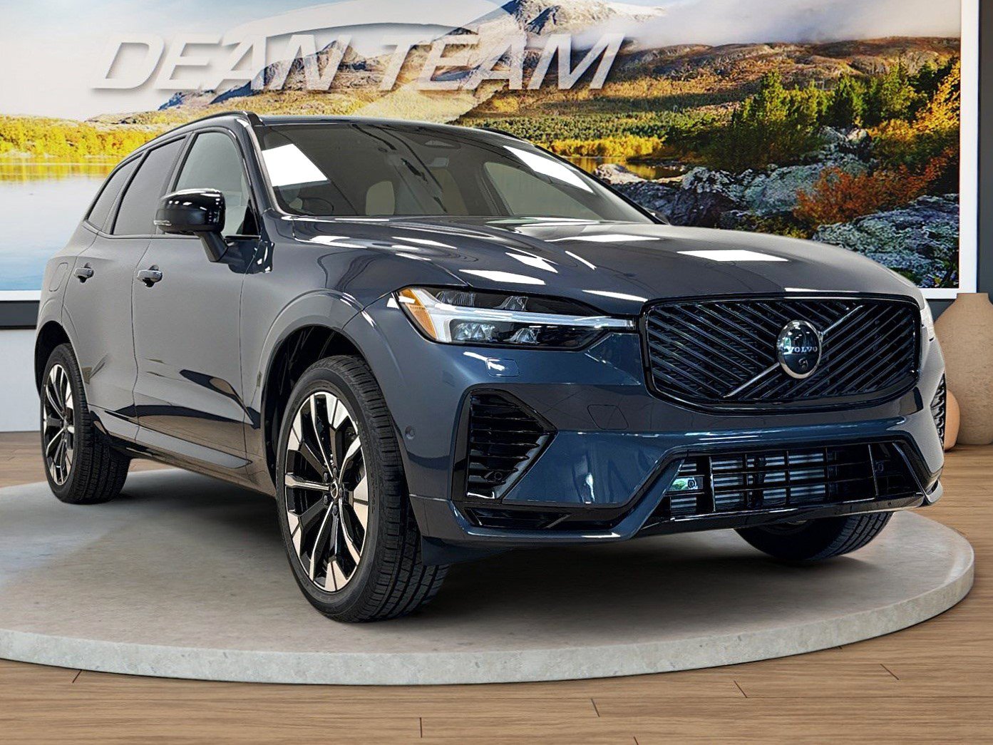 New 2026 Volvo XC60 T8 Plus w/ Climate Package AWD/4WD image 3