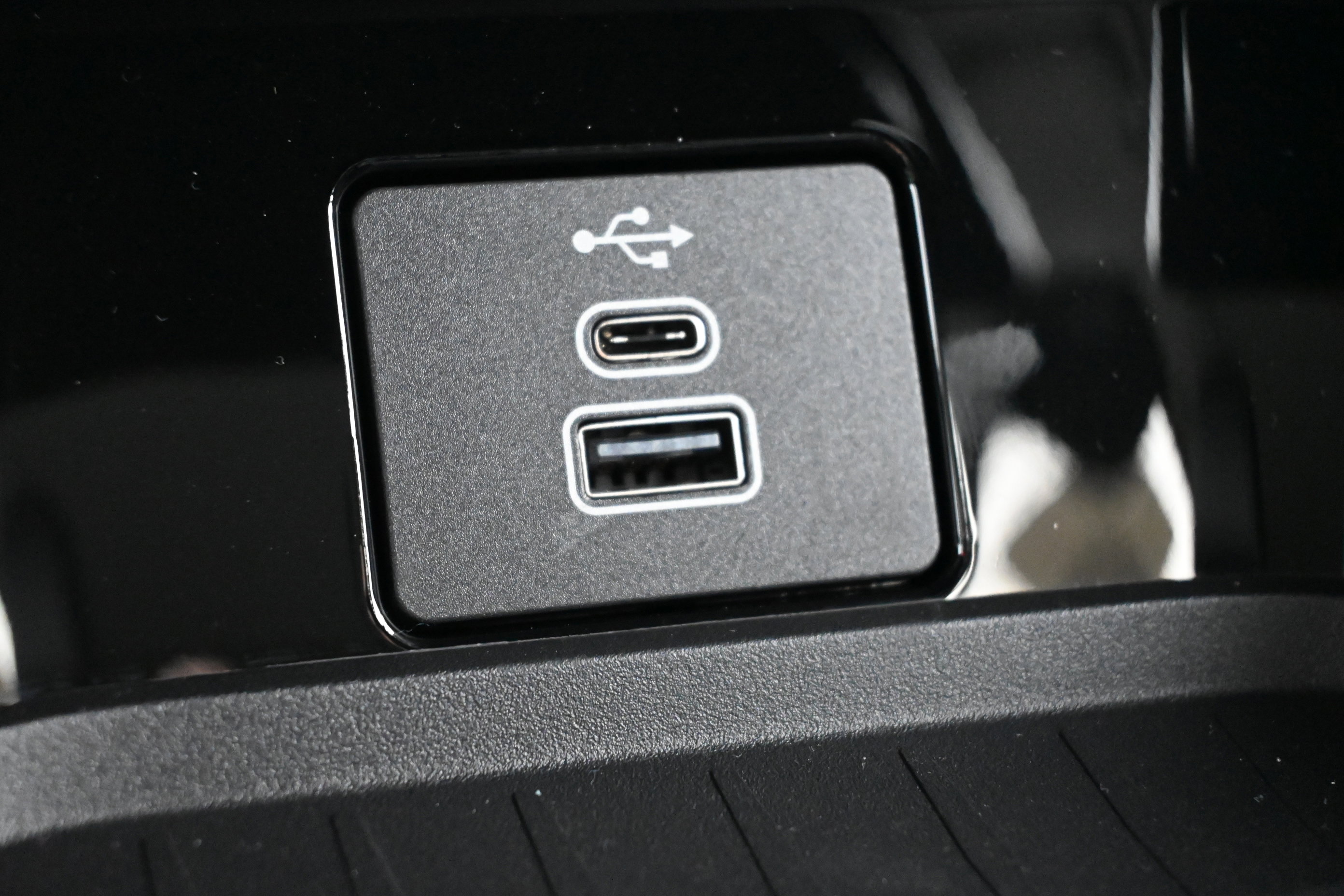 New 2025 Ford Mustang Mach-E Premium image 25