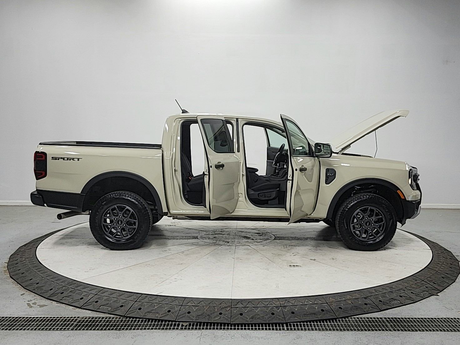 Used 2025 Ford Ranger XLT w/ Equipment Group 301A High image 16