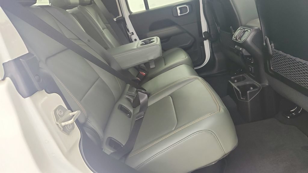 Used 2024 Jeep Gladiator Mojave AWD/4WD image 33