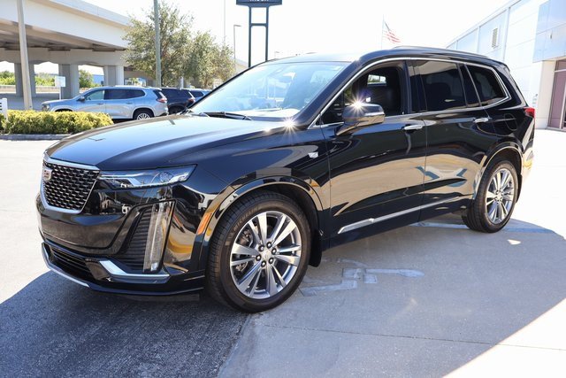 Used 2024 Cadillac XT6 Premium Luxury image 3