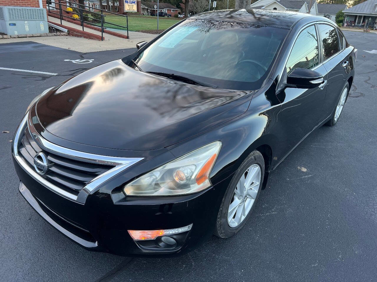 Used 2015 Nissan Altima 2.5 SV w/ Convenience Package image 2